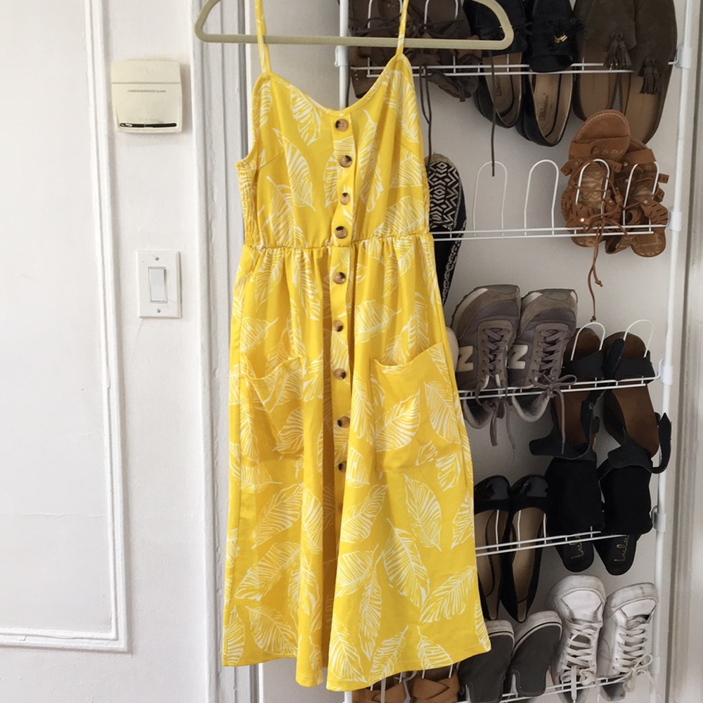 Yellow summer dress size m